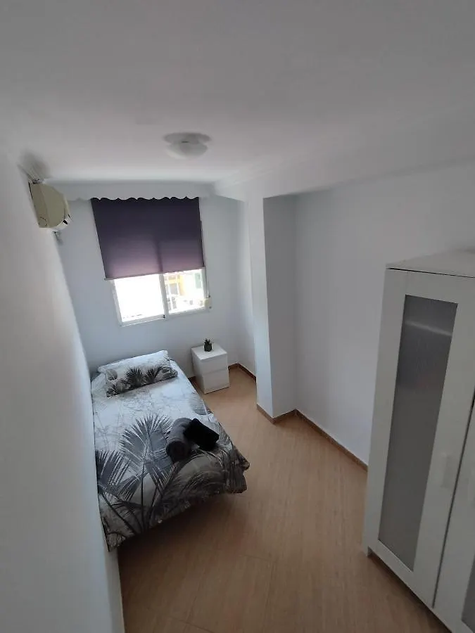 Piso Amplio Y Comodo. Apartamento Málaga