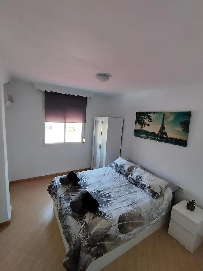 Piso Amplio Y Comodo. Apartamento Málaga